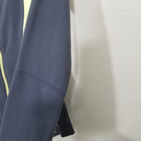 Lululemon Define Jacket Size 4 - Picture 2 of 7